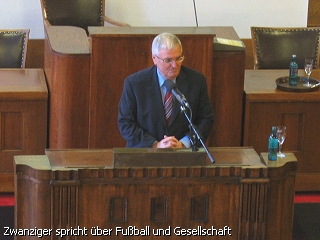 Der DFB-Chef redet über Fußball und Gesellschaft
