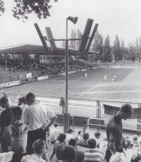 1997: Blick aus der Südkurve zur Haupttribüne 1997: Blick aus der Südkurve zur Haupttribüne