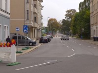 Palmstraße: Das Einbahn-Straßenschild zeigt in Richtung Pub