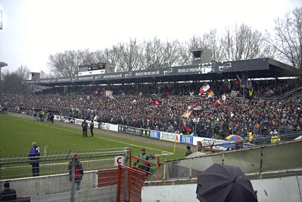 St. Pauli - CFC 3:0 | Party im Pauli-Block nach dem 2:0